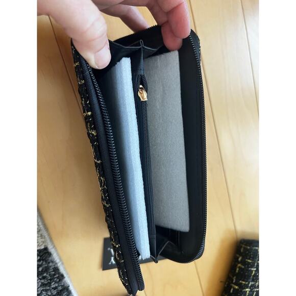 NWT Badgley mischka  Wallet - Picture 3 of 4